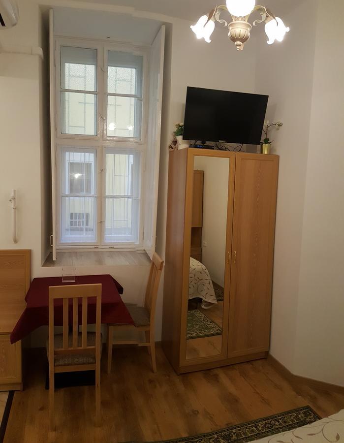 Authentic Akacfa Apartment 布达佩斯 外观 照片