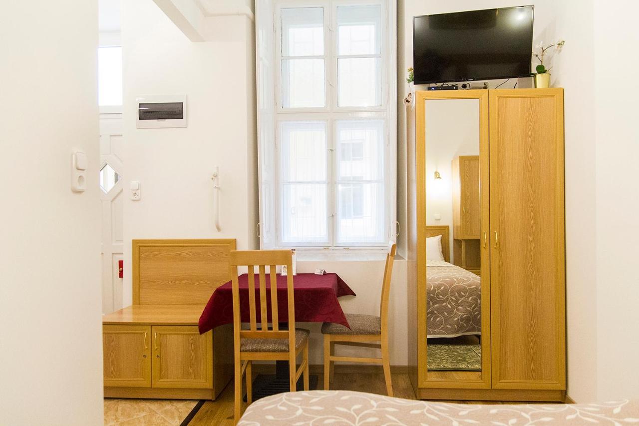 Authentic Akacfa Apartment 布达佩斯 外观 照片