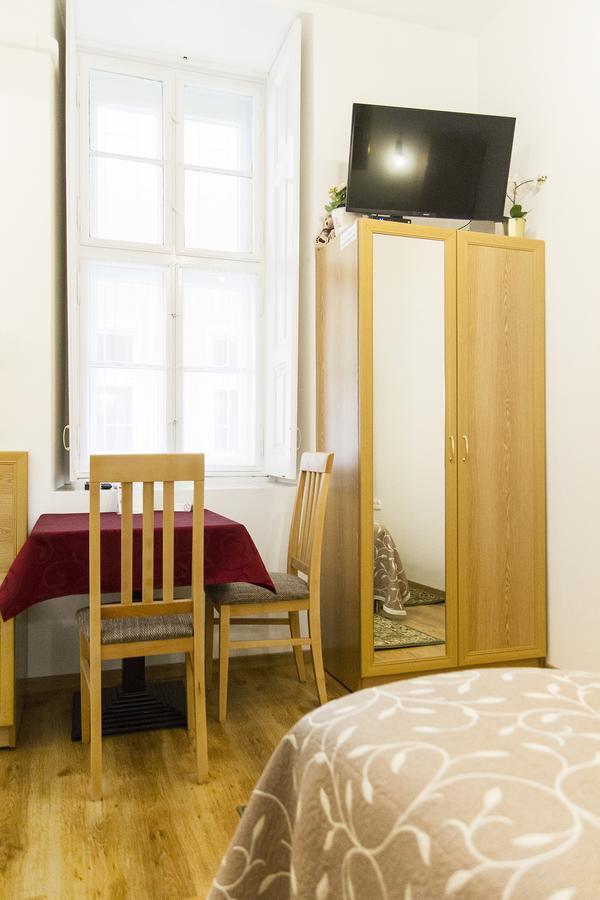 Authentic Akacfa Apartment 布达佩斯 外观 照片