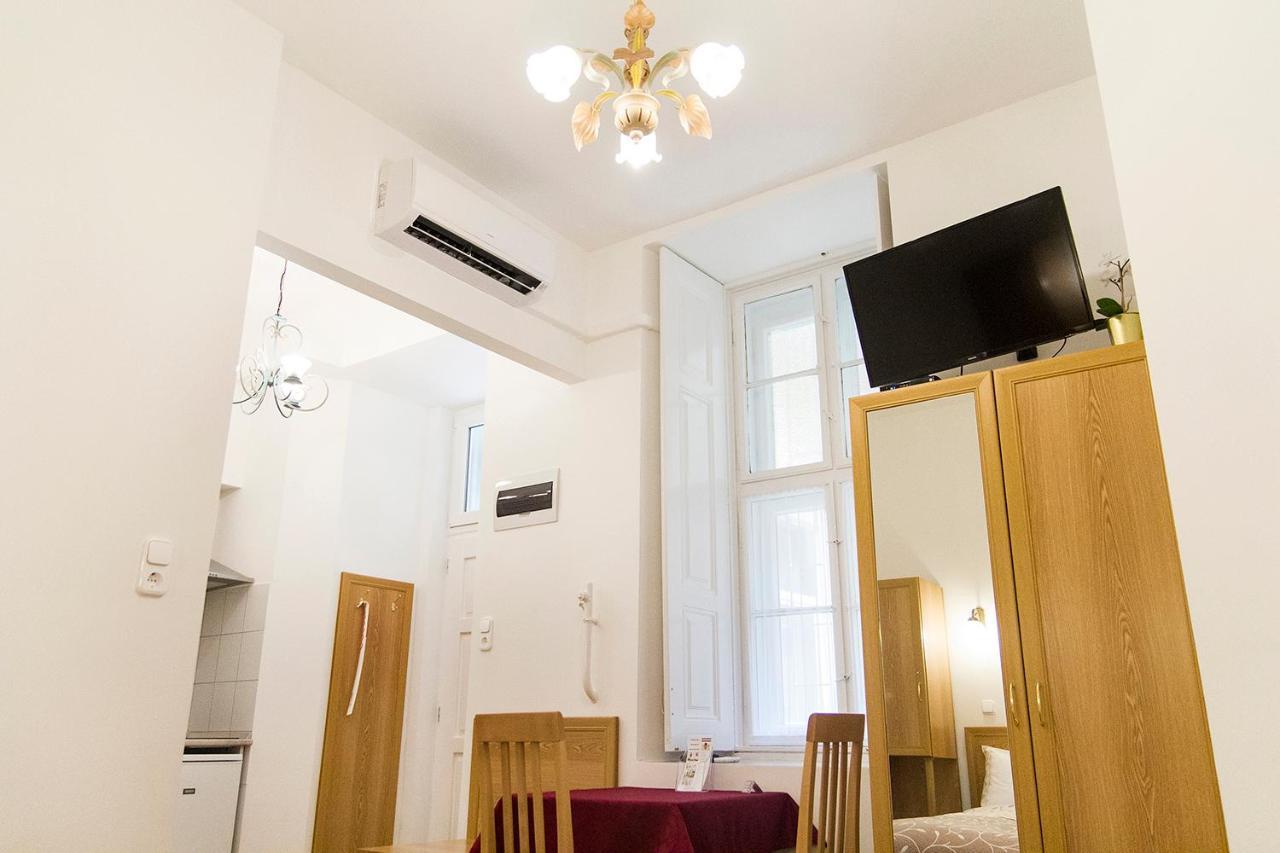 Authentic Akacfa Apartment 布达佩斯 外观 照片