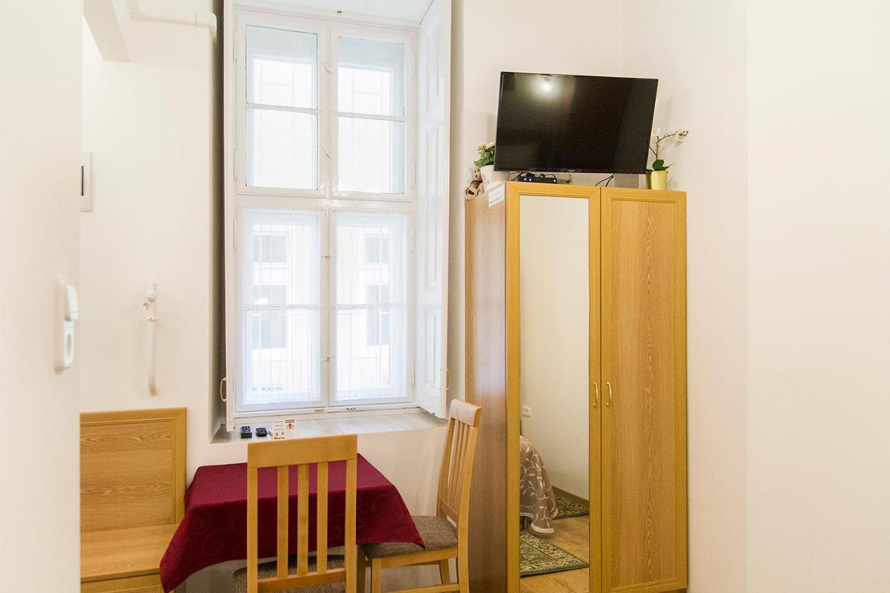 Authentic Akacfa Apartment 布达佩斯 外观 照片
