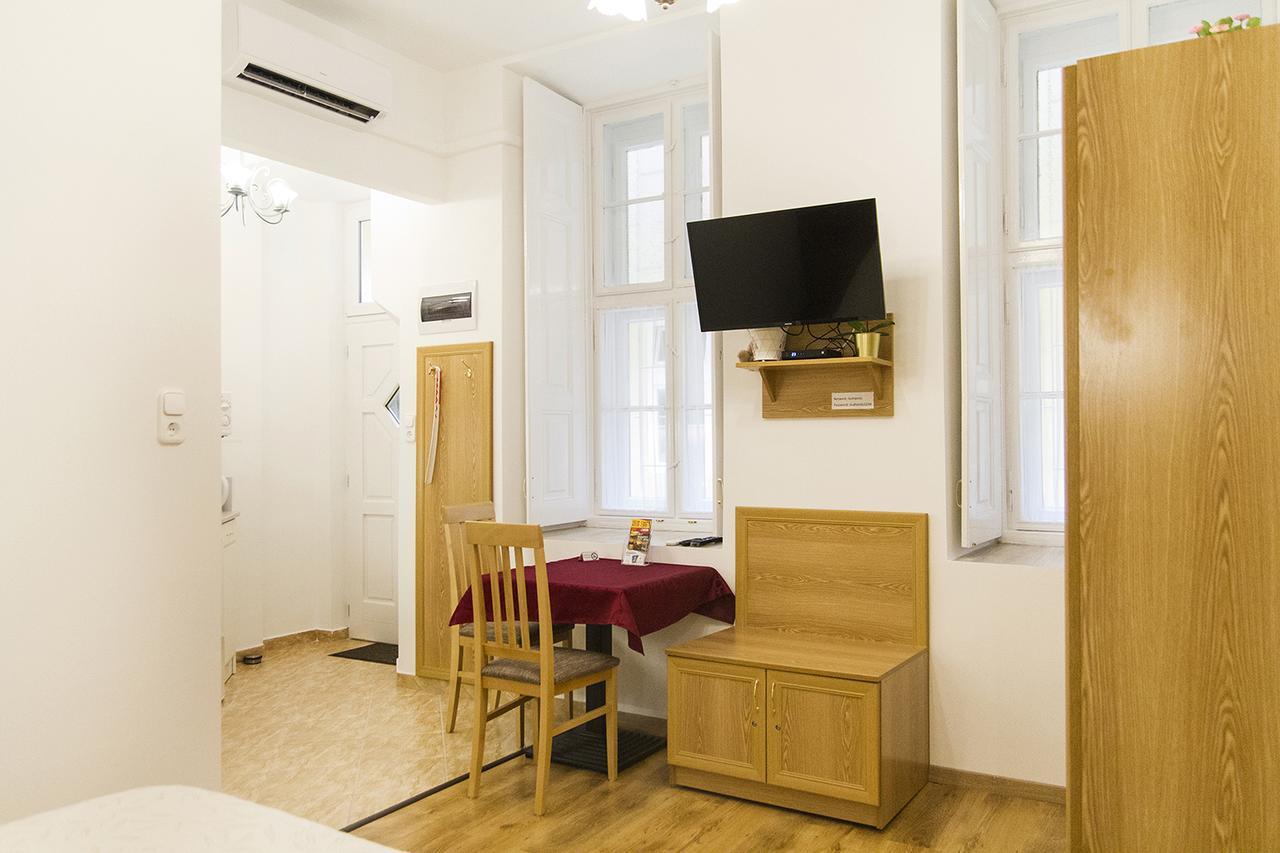 Authentic Akacfa Apartment 布达佩斯 外观 照片